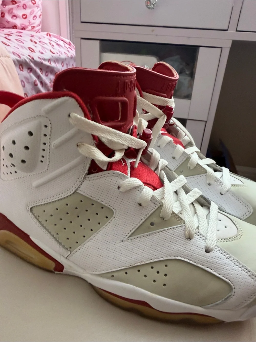 Jordan men High-Top Sneakers in White and Red - Picture 7 of 12